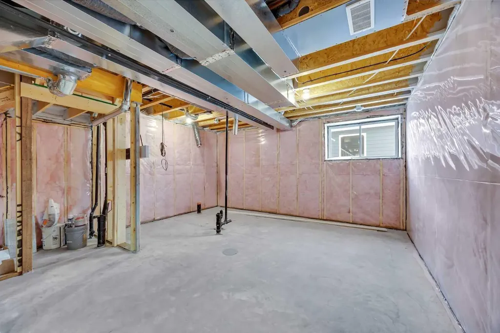 10 Versant Path SW Calgary AB T2Y 0Z5