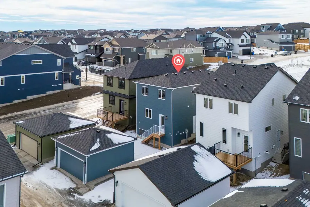 10 Versant Path SW Calgary AB T2Y 0Z5