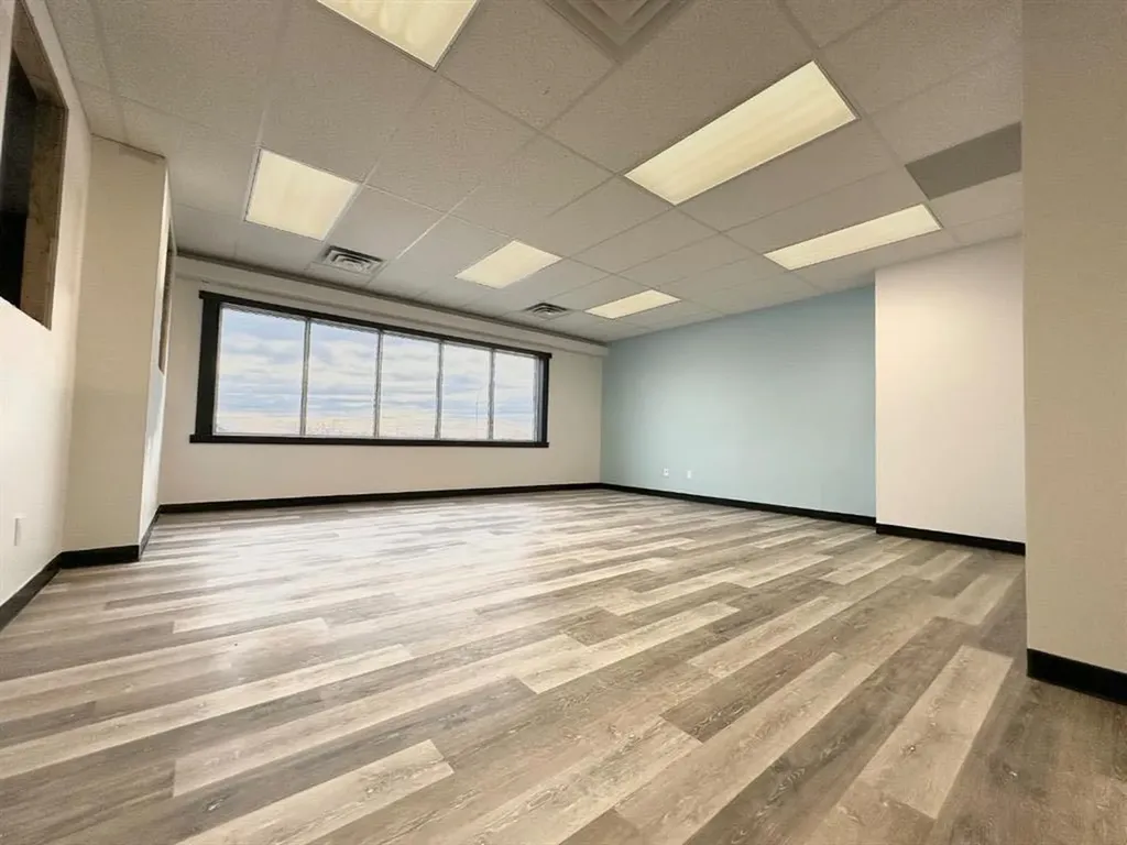 10136 128 Avenue Grande Prairie AB T8V 1E9