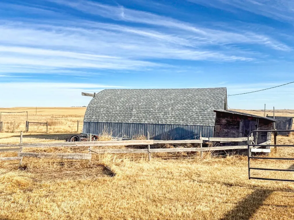 223025 Township Road 284 Rural Kneehill County AB T0M0L0