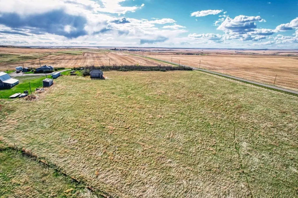 223025 Township Road 284 Rural Kneehill County AB T0M0L0