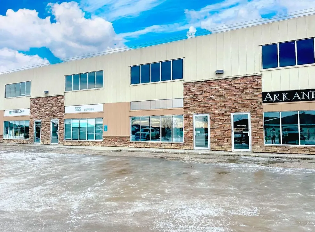 10136 128 Avenue Grande Prairie AB T8V 1E9