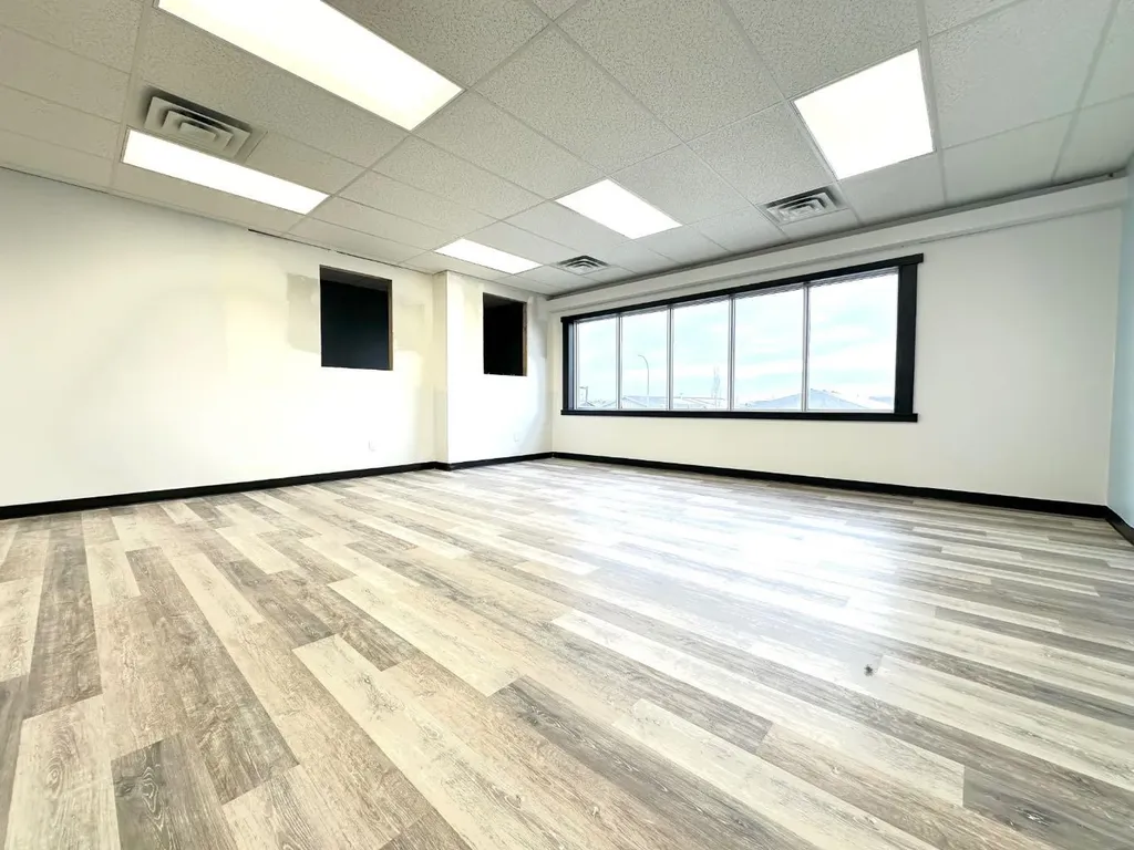 10136 128 Avenue Grande Prairie AB T8V 1E9