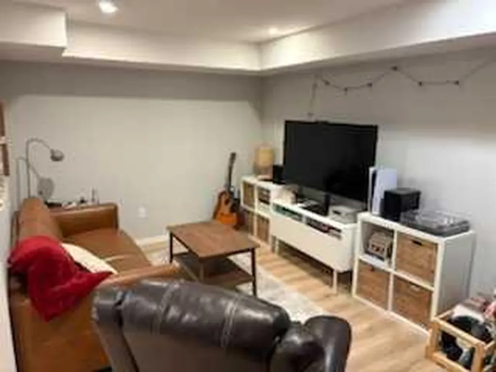 33 Donlevy Avenue Red Deer AB T4R 3B6