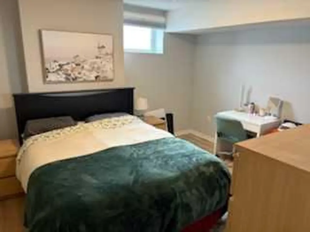 33 Donlevy Avenue Red Deer AB T4R 3B6