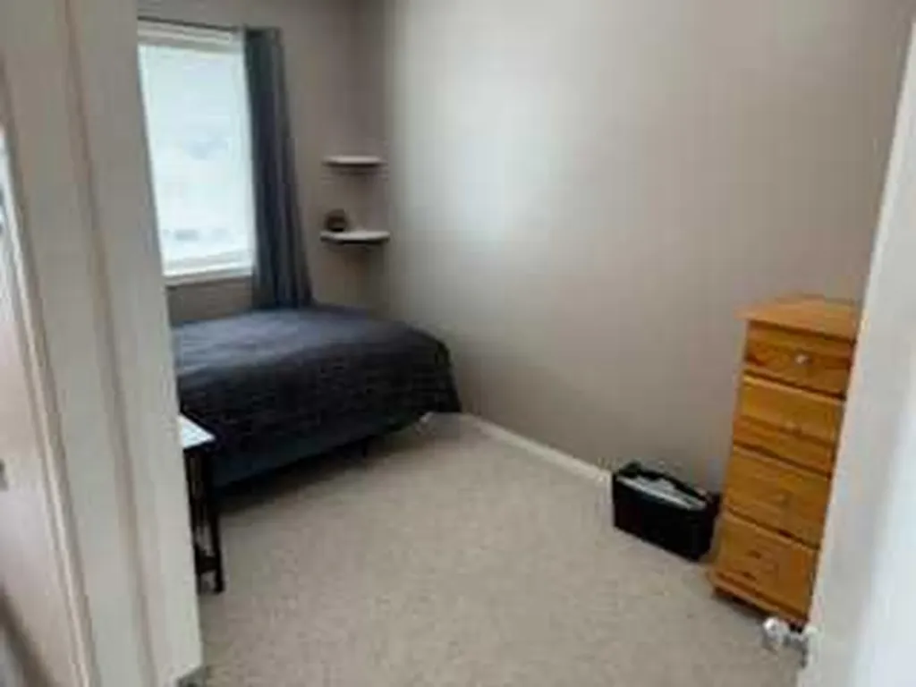 33 Donlevy Avenue Red Deer AB T4R 3B6