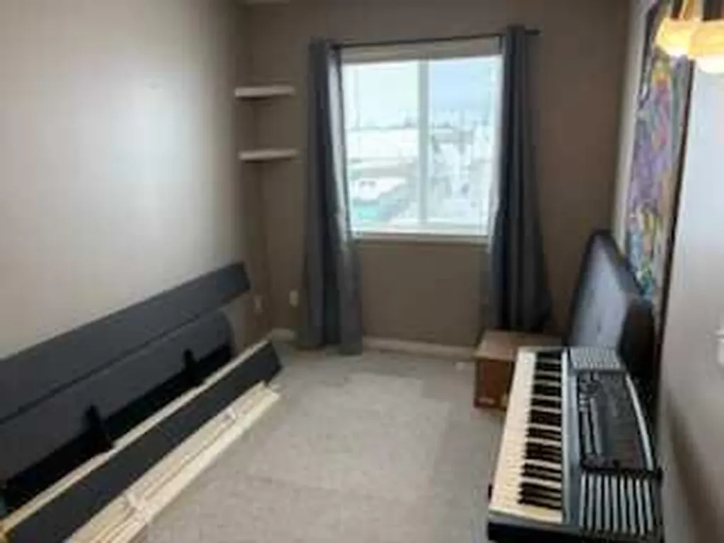 33 Donlevy Avenue Red Deer AB T4R 3B6
