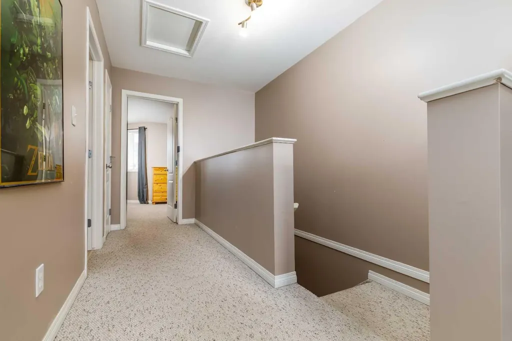 33 Donlevy Avenue Red Deer AB T4R 3B6