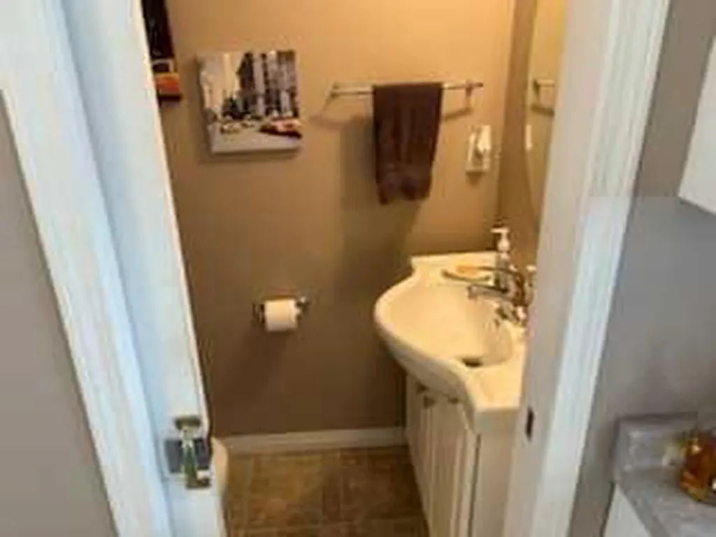33 Donlevy Avenue Red Deer AB T4R 3B6