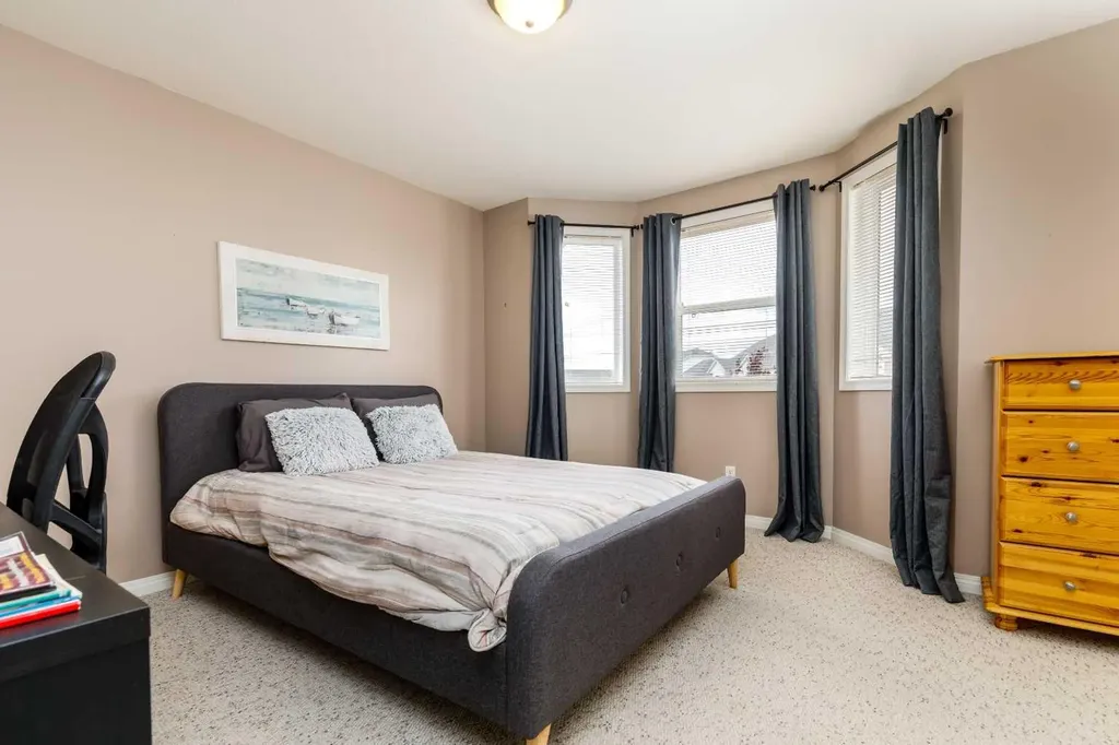 33 Donlevy Avenue Red Deer AB T4R 3B6