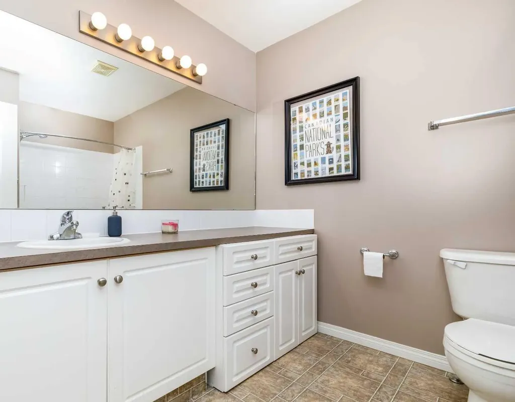 33 Donlevy Avenue Red Deer AB T4R 3B6