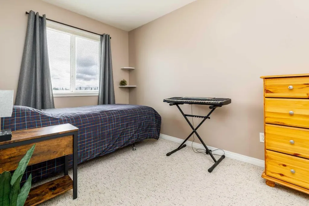 33 Donlevy Avenue Red Deer AB T4R 3B6