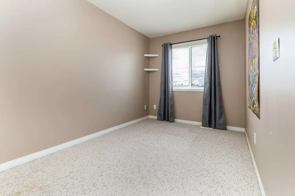 33 Donlevy Avenue Red Deer AB T4R 3B6
