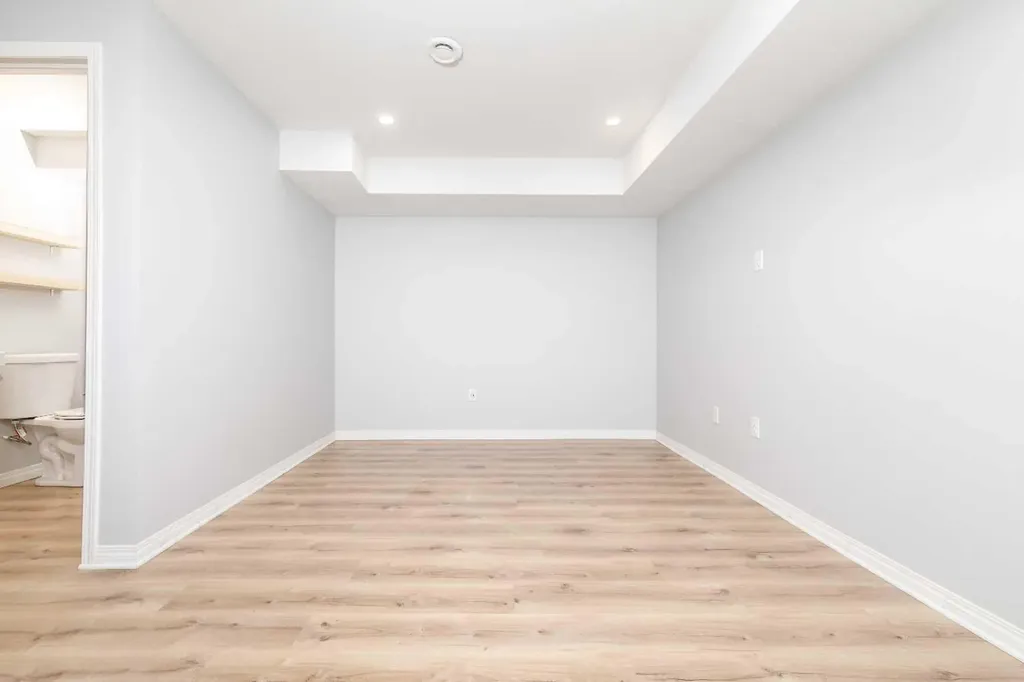 33 Donlevy Avenue Red Deer AB T4R 3B6