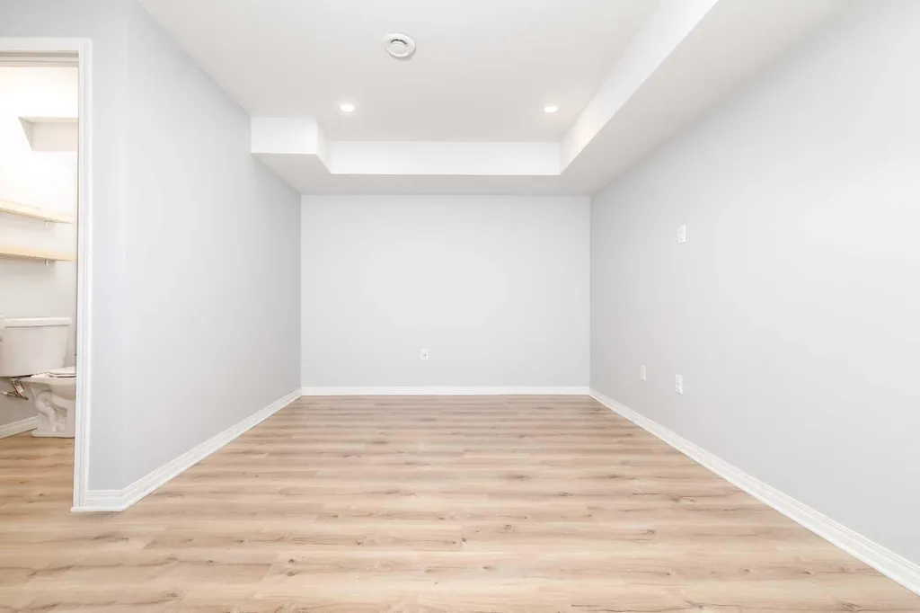 33 Donlevy Avenue Red Deer AB T4R 3B6
