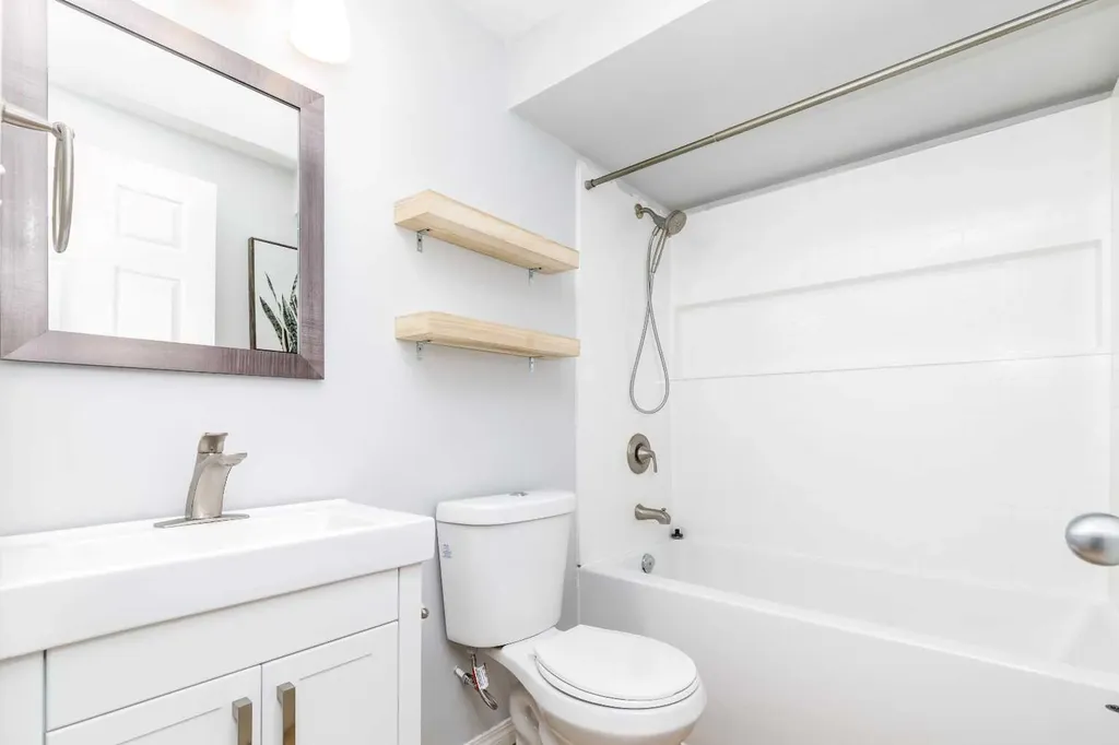 33 Donlevy Avenue Red Deer AB T4R 3B6