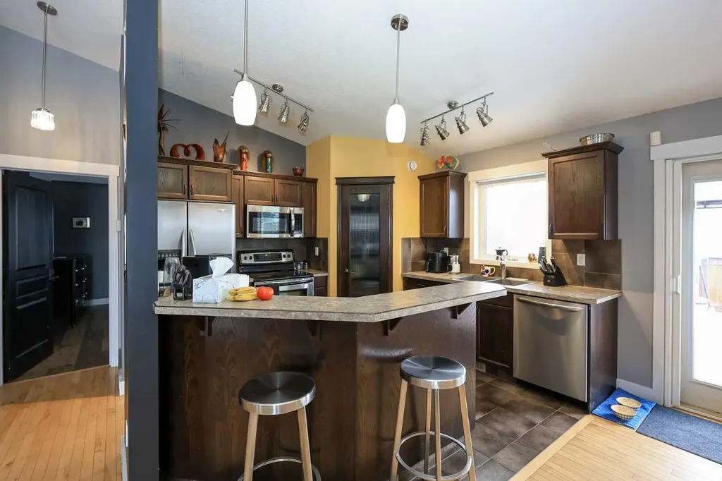 1 Ralston Place Sylvan Lake AB T4S 0C1