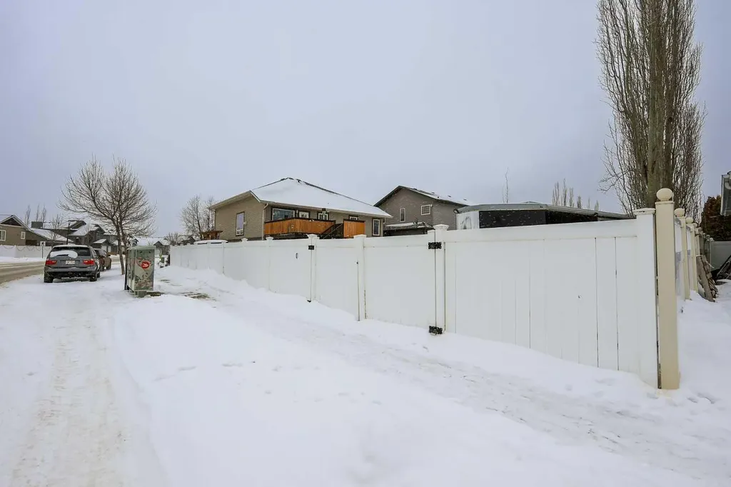 1 Ralston Place Sylvan Lake AB T4S 0C1