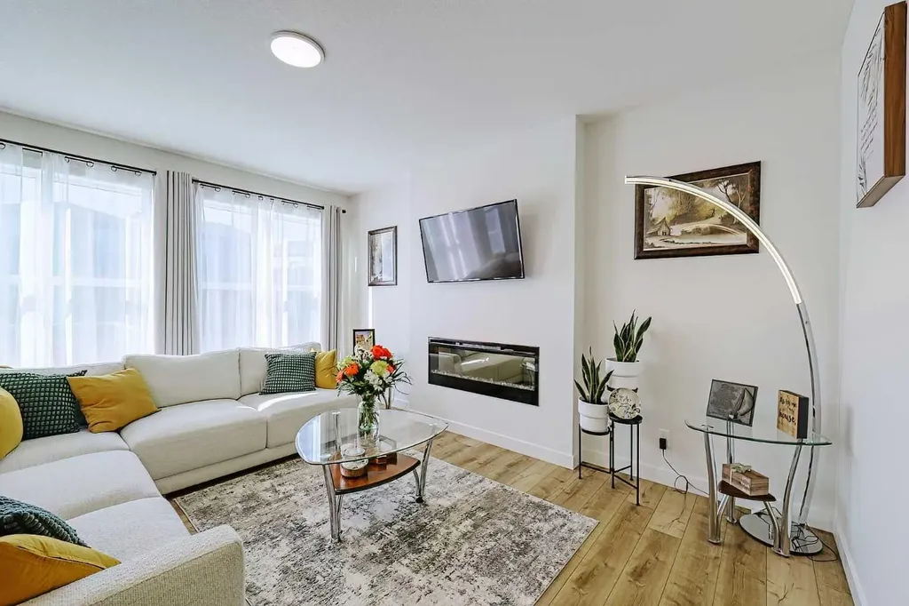 25 Belmont Green SW Calgary AB T2X 5E3