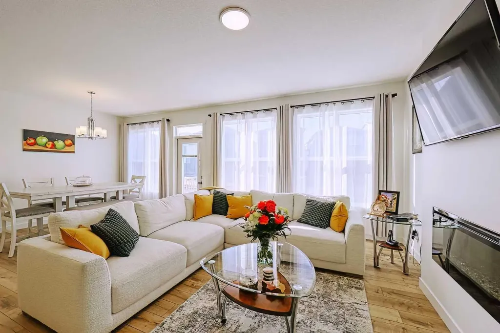 25 Belmont Green SW Calgary AB T2X 5E3