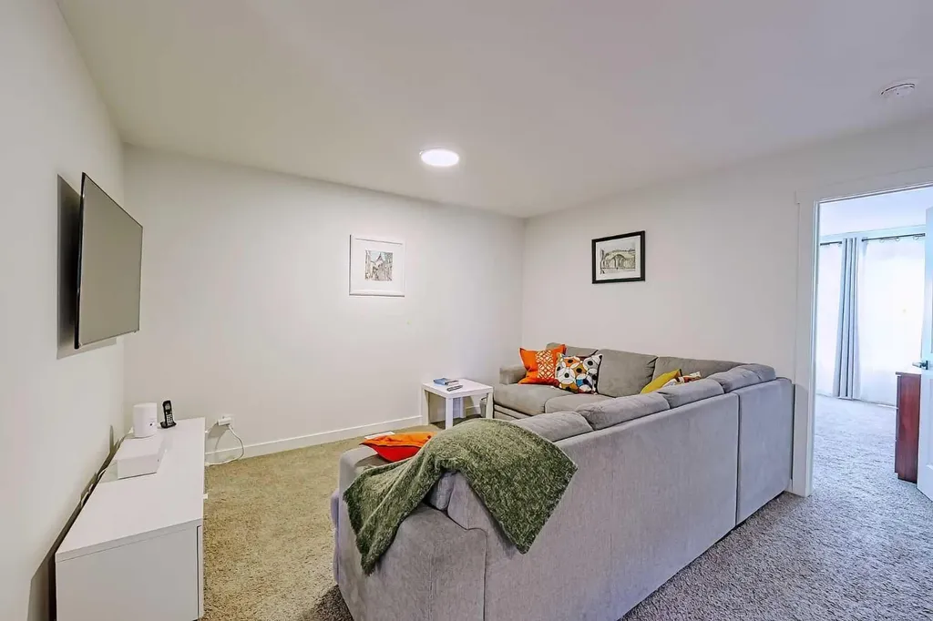 25 Belmont Green SW Calgary AB T2X 5E3