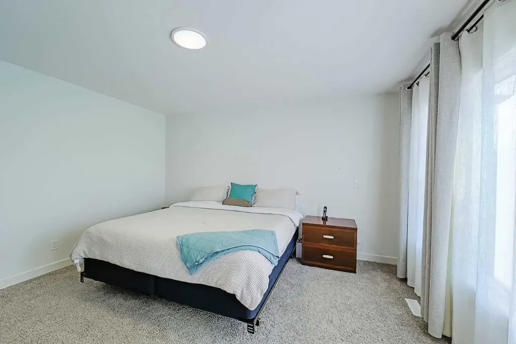 25 Belmont Green SW Calgary AB T2X 5E3