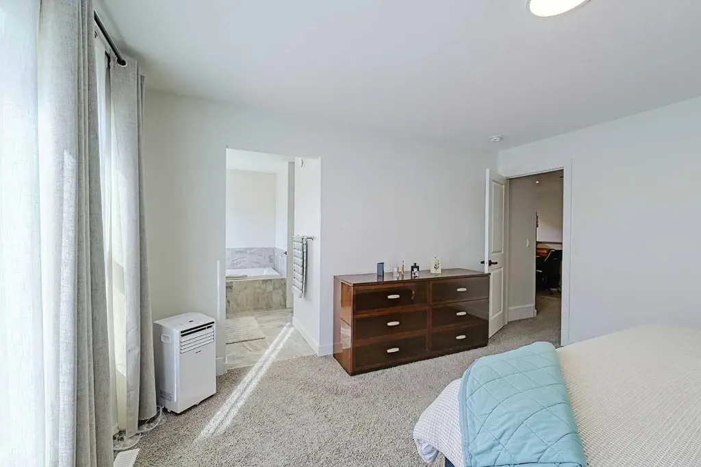 25 Belmont Green SW Calgary AB T2X 5E3