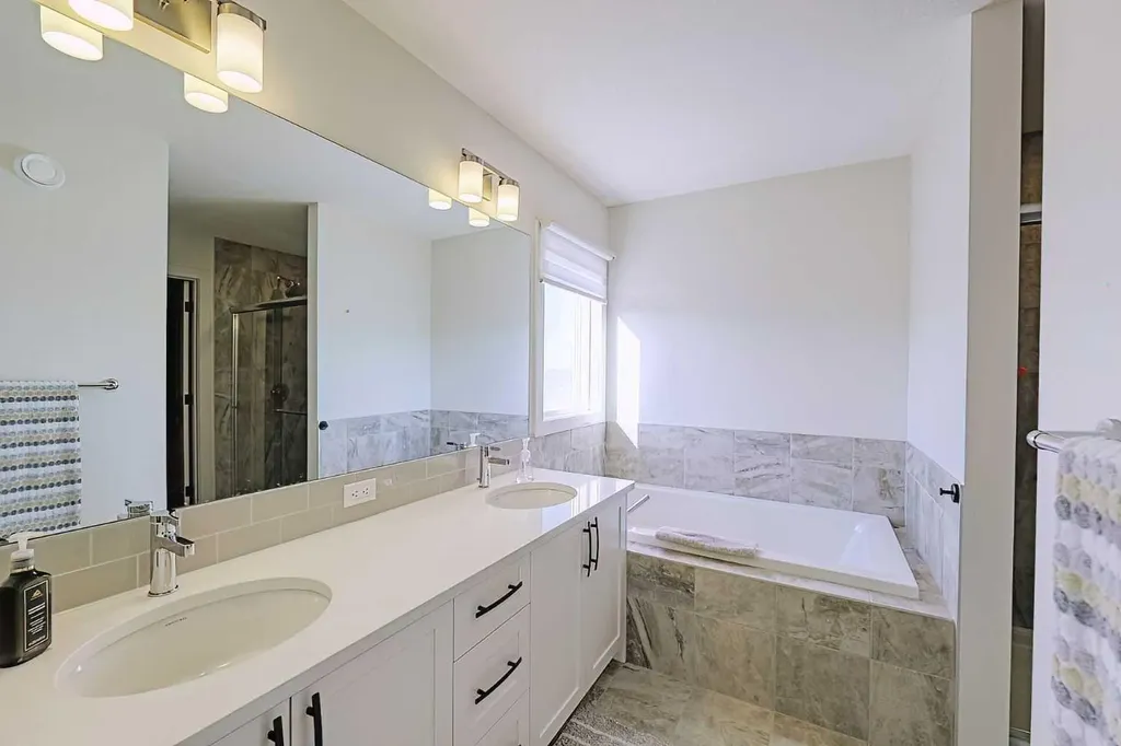 25 Belmont Green SW Calgary AB T2X 5E3