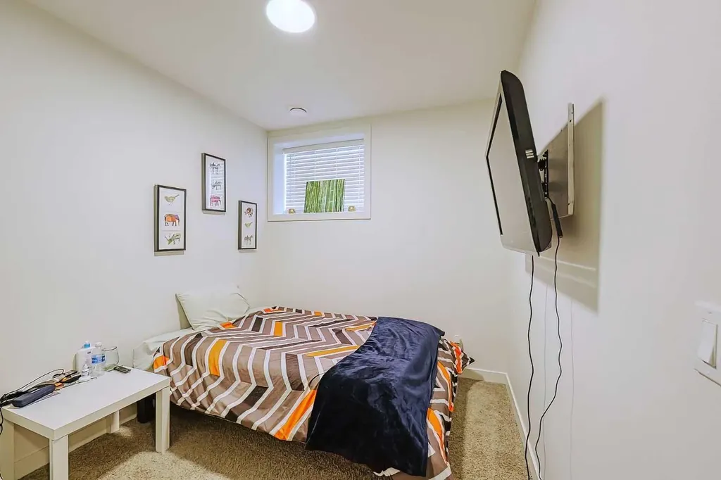 25 Belmont Green SW Calgary AB T2X 5E3