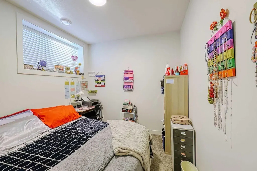 25 Belmont Green SW Calgary AB T2X 5E3
