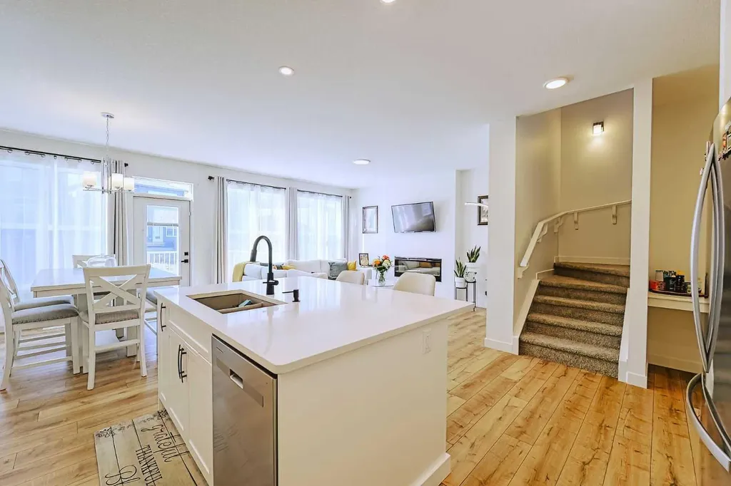 25 Belmont Green SW Calgary AB T2X 5E3
