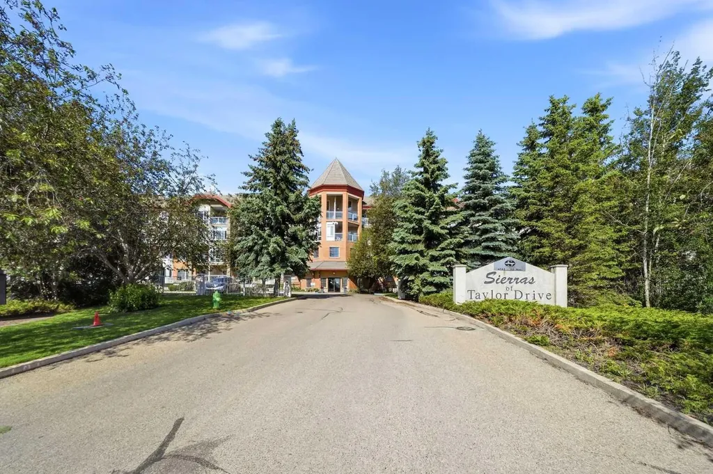 4512 52 Avenue Red Deer AB T4N 7B9