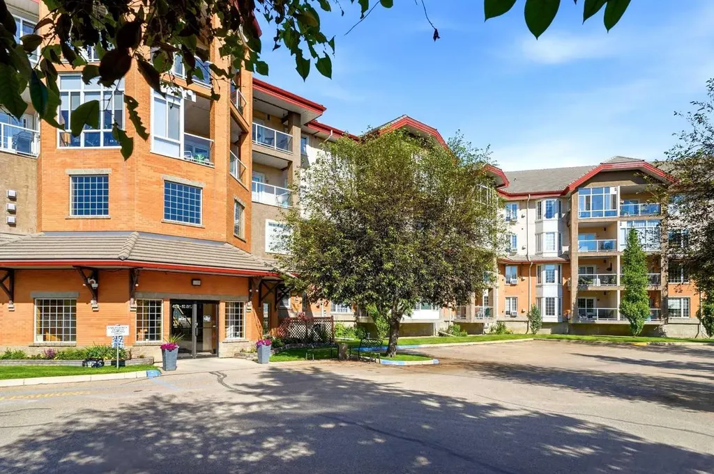 4512 52 Avenue Red Deer AB T4N 7B9