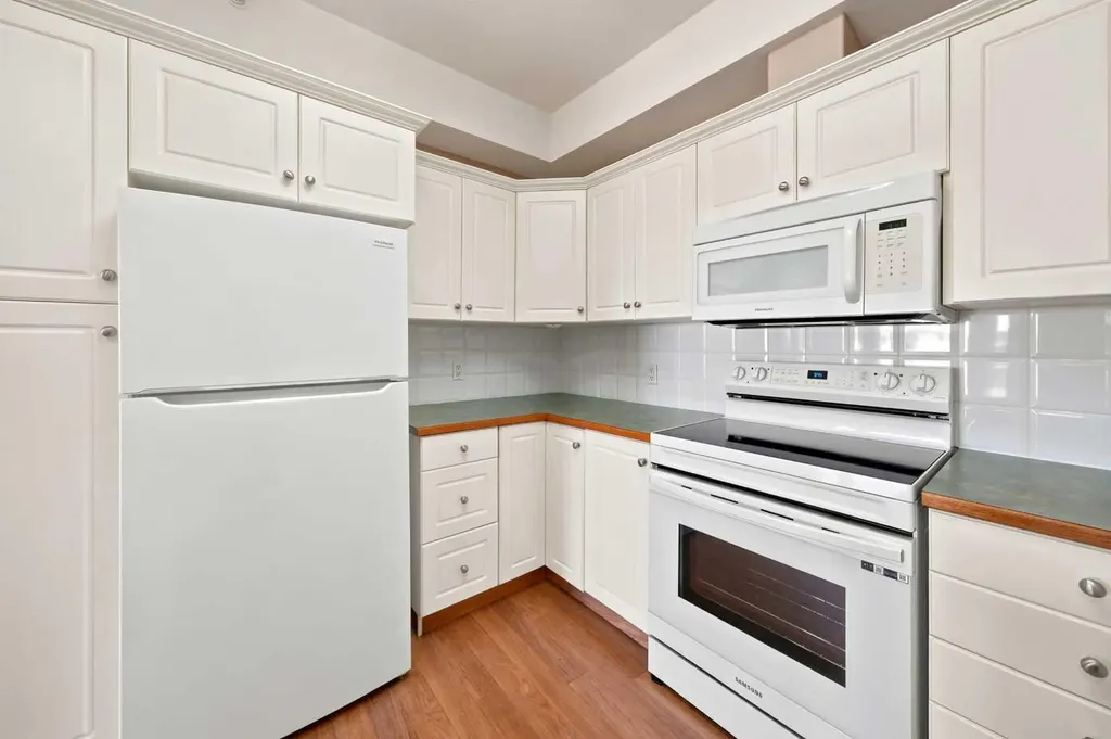 4512 52 Avenue Red Deer AB T4N 7B9
