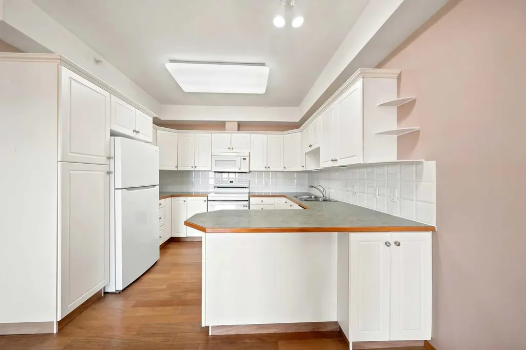 4512 52 Avenue Red Deer AB T4N 7B9