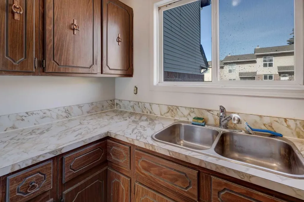 64 Whitnel Court NE Calgary AB T1Y 5E3