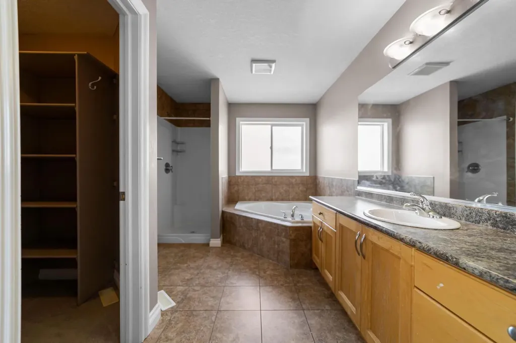 2506 57 Street Camrose AB T4V1X1