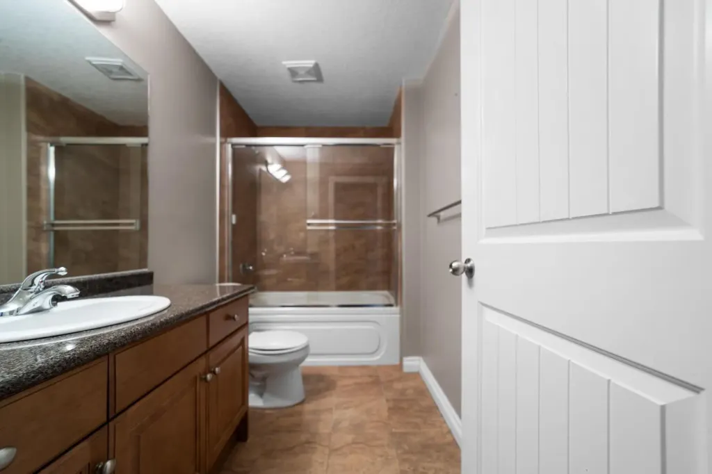 2506 57 Street Camrose AB T4V1X1