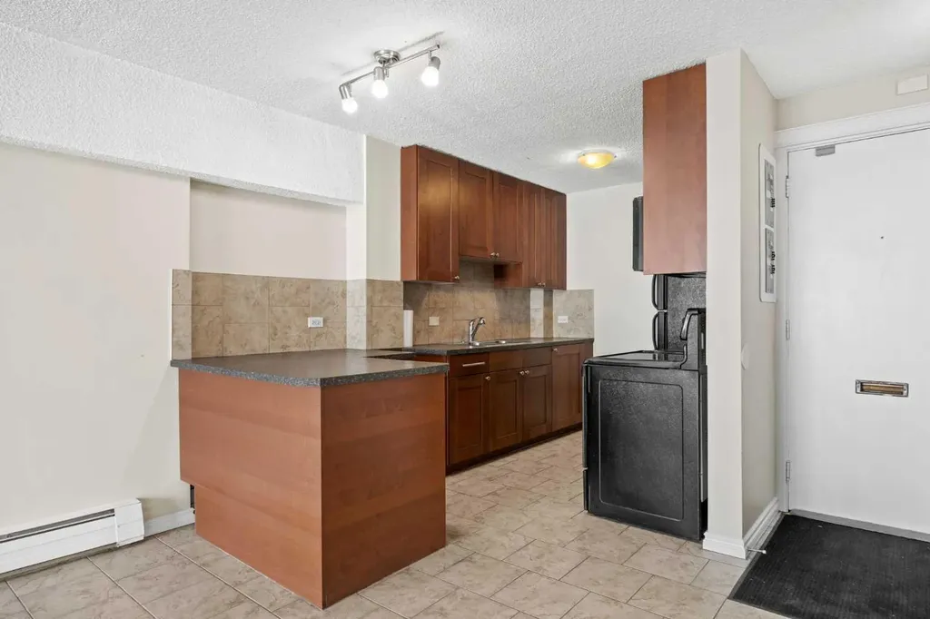 519 17 Avenue SW Calgary AB T2S 0A9