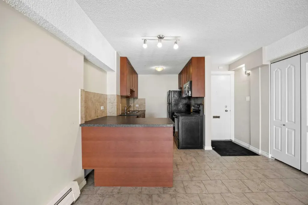 519 17 Avenue SW Calgary AB T2S 0A9