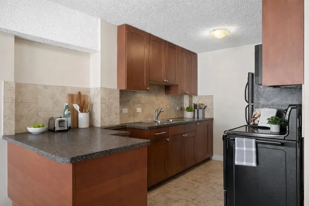 519 17 Avenue SW Calgary AB T2S 0A9