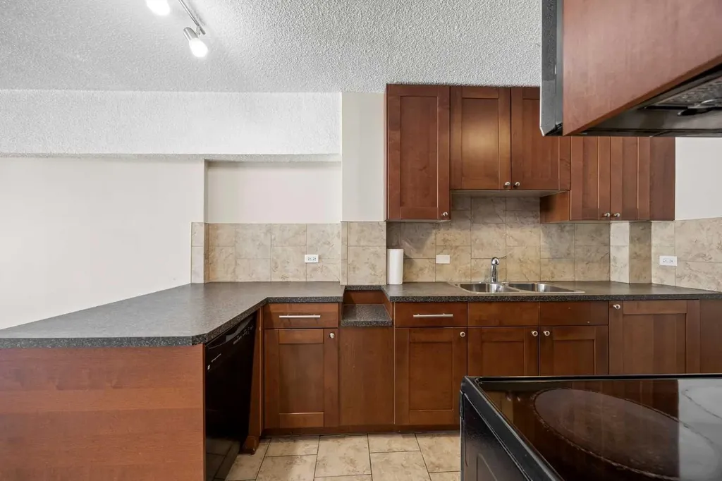 519 17 Avenue SW Calgary AB T2S 0A9