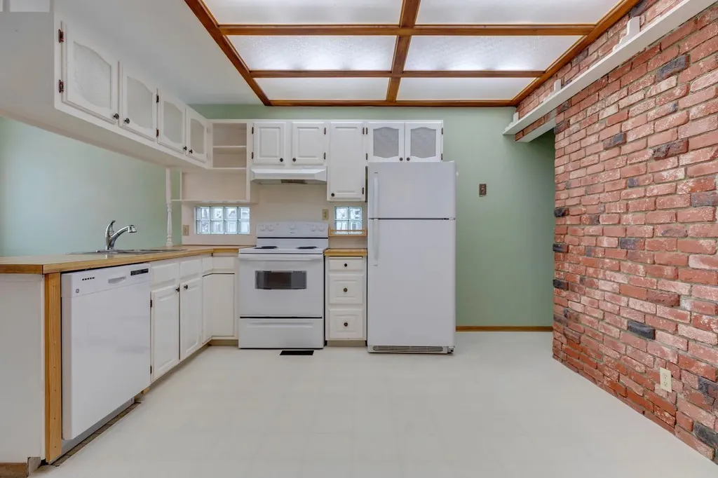 77 Elma Street W Okotoks AB T1S 1J8