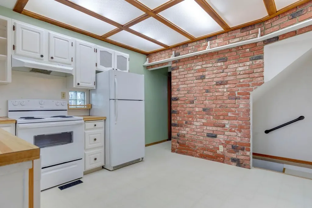 77 Elma Street W Okotoks AB T1S 1J8