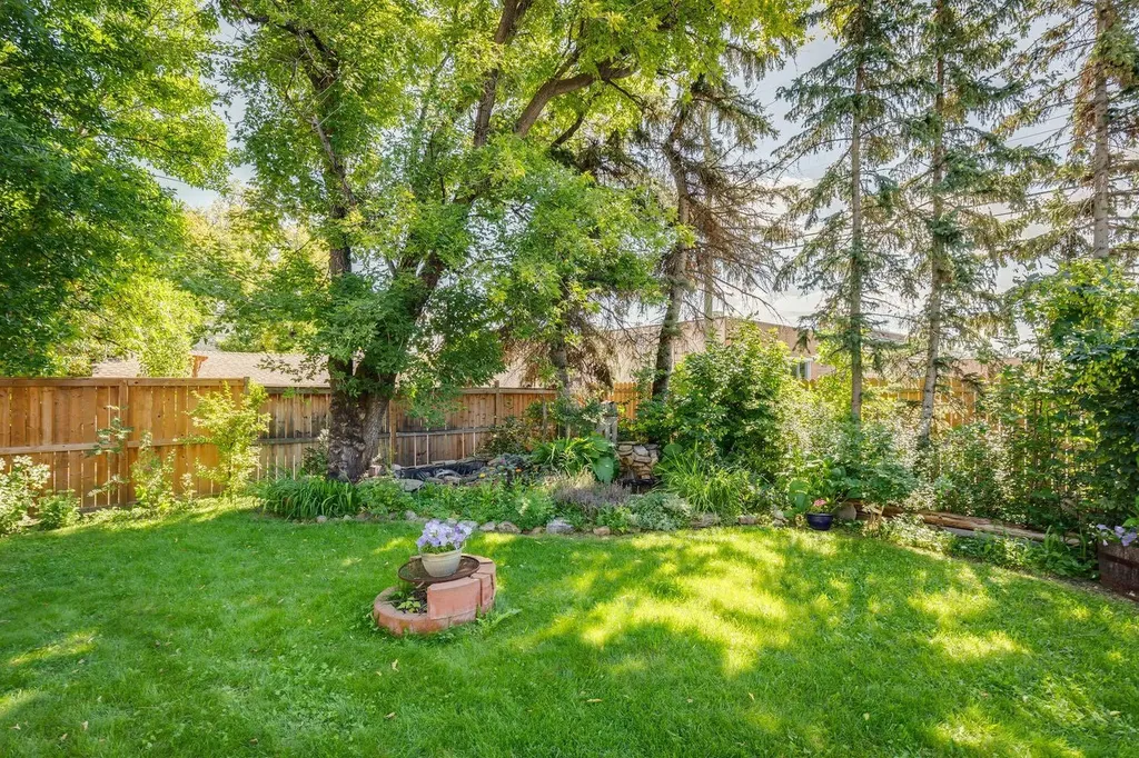 77 Elma Street W Okotoks AB T1S 1J8