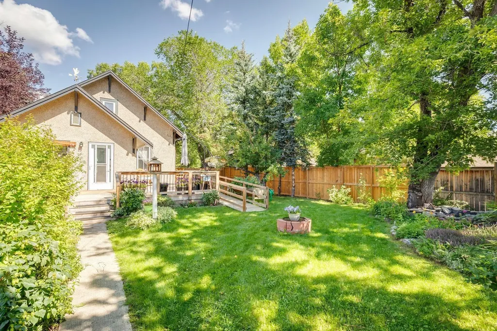 77 Elma Street W Okotoks AB T1S 1J8