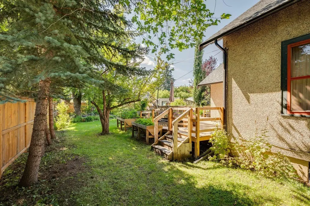 77 Elma Street W Okotoks AB T1S 1J8