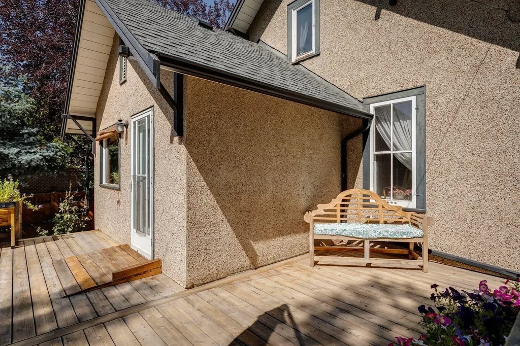 77 Elma Street W Okotoks AB T1S 1J8