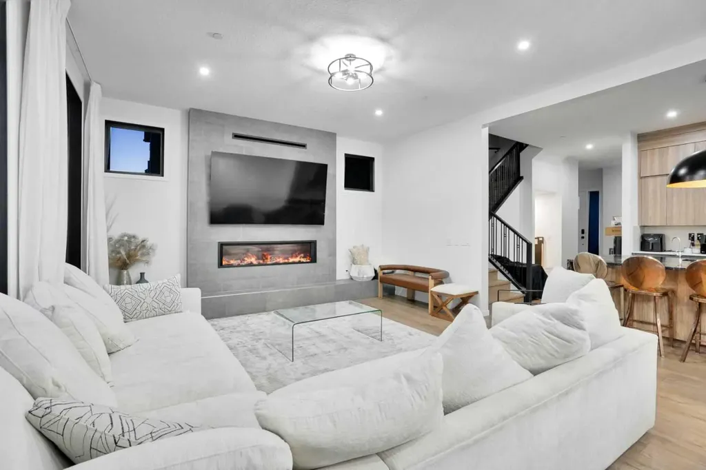 54 Calhoun Crescent NE Calgary AB T3P 1X8