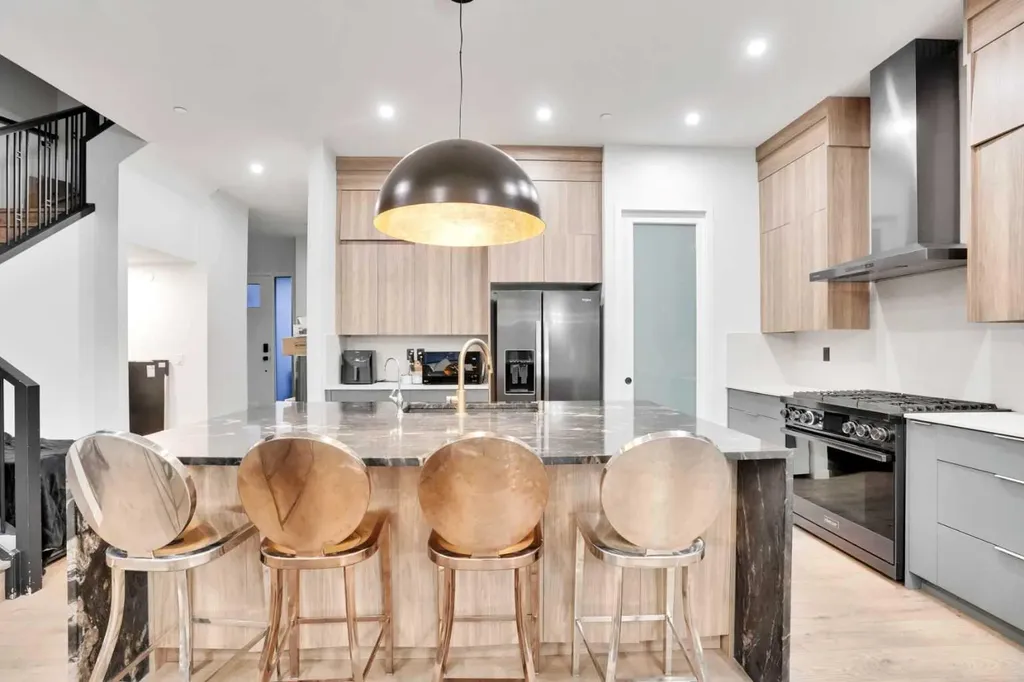 54 Calhoun Crescent NE Calgary AB T3P 1X8